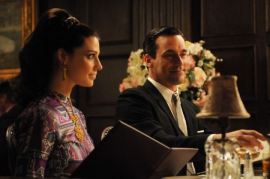 Mad-Men-Tea-Leaves-Season-5-Episode-3-550x365