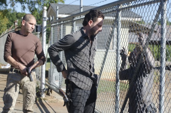 The-Walking-Dead-18-Miles-Out-Season-2-Episode-10-2